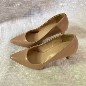 Misha pump with point toe